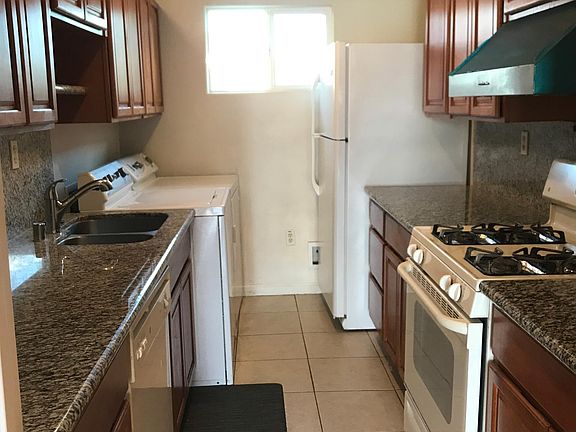 4th image of 5160 McKellar Ave