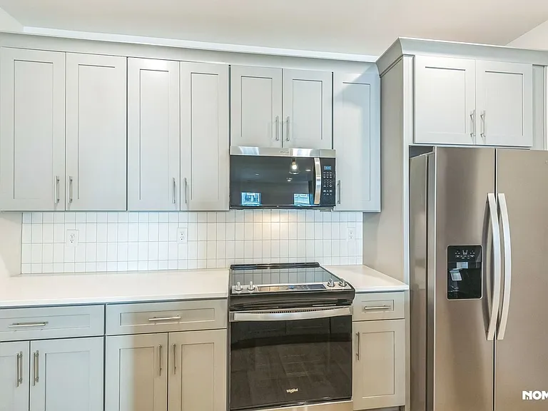 550 Markham St #10 — Photo 12