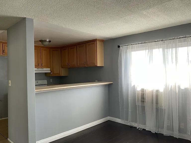 645 Scott Pl — Photo 15