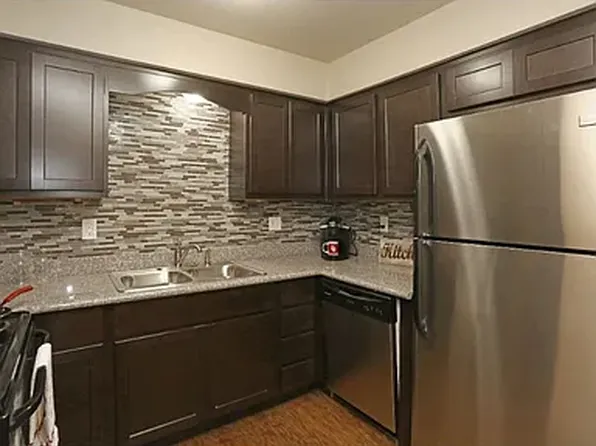 Stratford Square Apartments
