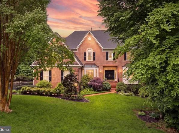 10693 Alliwells Ct, Oakton, VA 22124