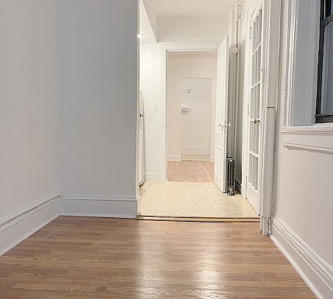 5th image of 27 E 63rd St #Gc