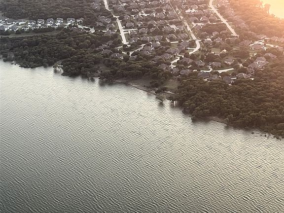3rd image of 730 Peninsula Bnd
