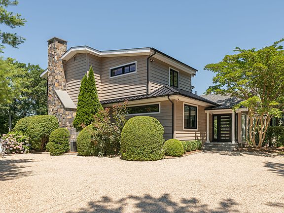 5th image of 70 McGregor Dr