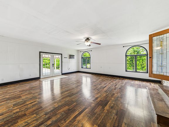 3rd image of 4187 Booker Farm Rd