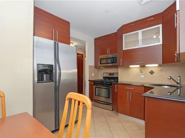 2874 Brighton 3rd Street image 13 of 32