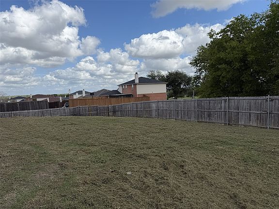 2nd image of 2733 Ingram Cir
