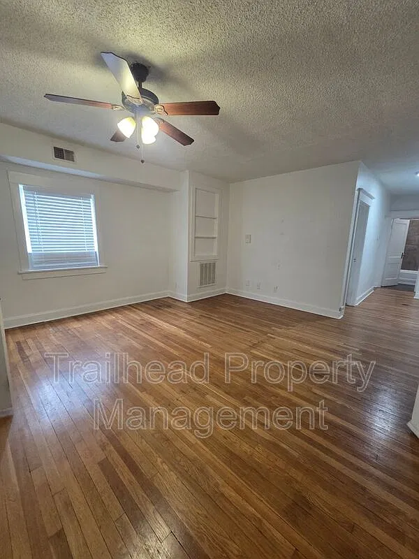 1 bed, 1.0 bath, 900 sqft, $1,142 — Photo 3