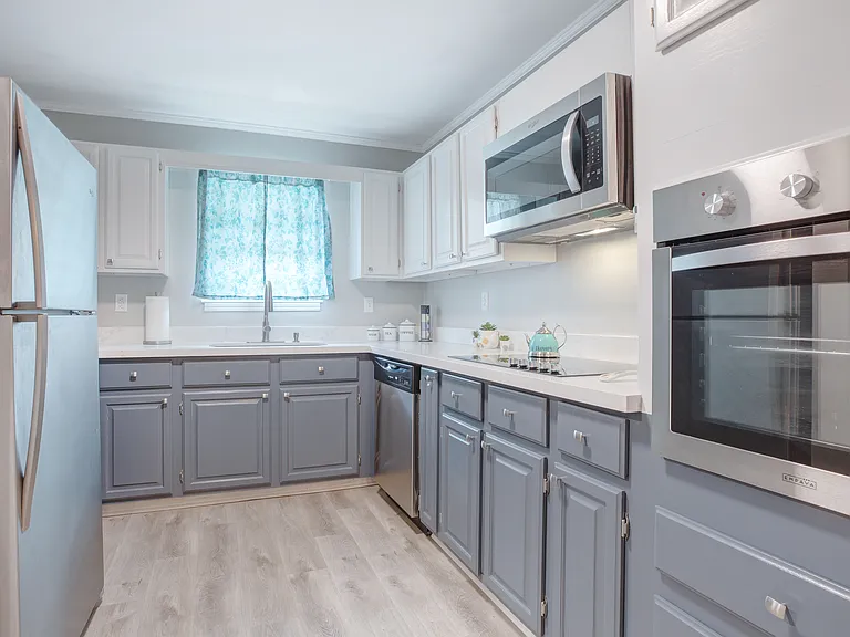 114 Carlin St — Photo 4