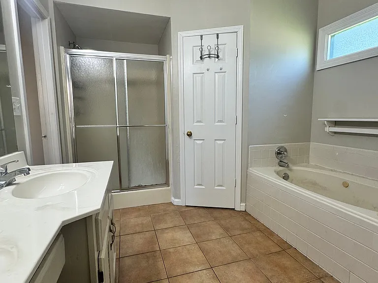 9931 Riggan Dr — Photo 11