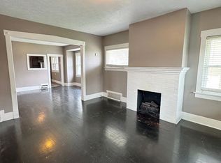 5148 Dodge St, Omaha, NE 68132