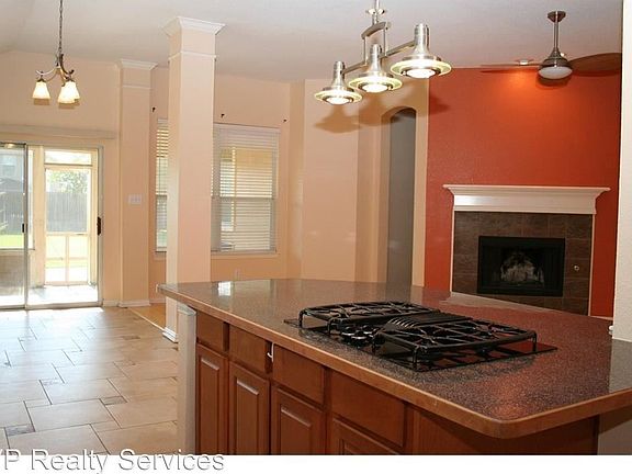4th image of 2016 Highland Dr
