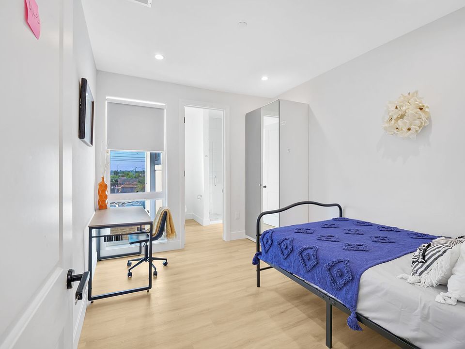 1st image of 3105-3107 S Normandie Ave #3105-A4-2