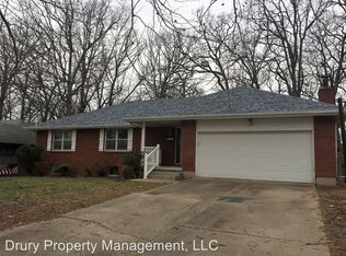 2053 S Hillcrest Ave, Springfield, MO 65807
