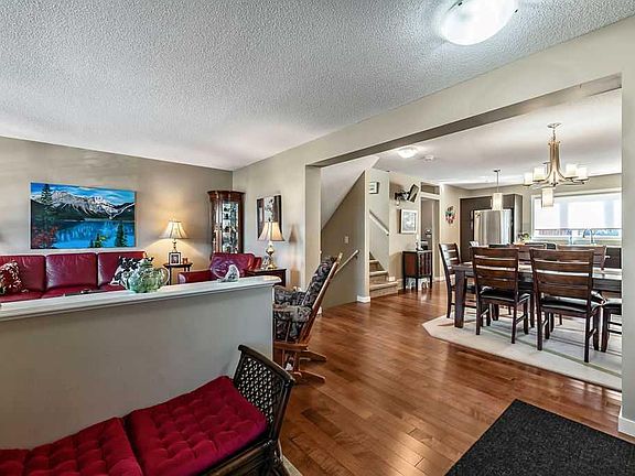 4th image of 86 W Walden Cres SE