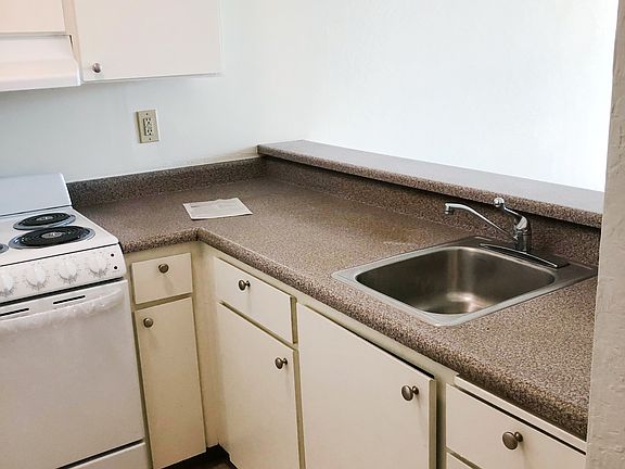 4th image of 1600 Lakeshore Ave #19717656