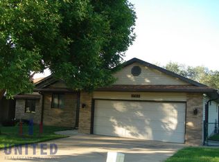 1755 Aztec Cir, Sioux City, IA 51104