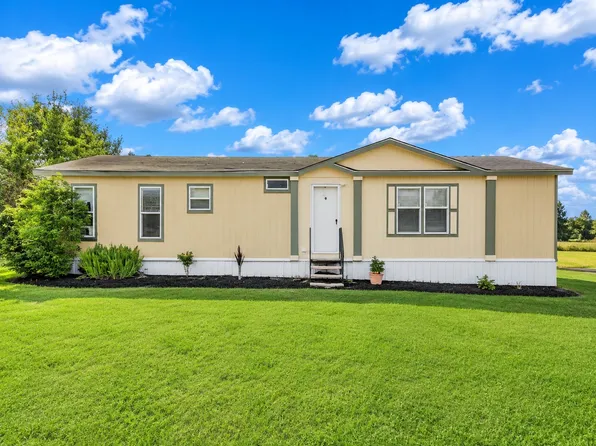 237 High Bluff Dr, Runaway Bay, TX 76426