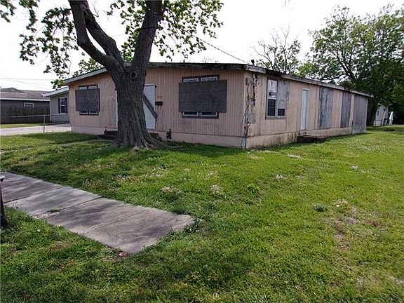 3rd image of 4946 Laine Ave