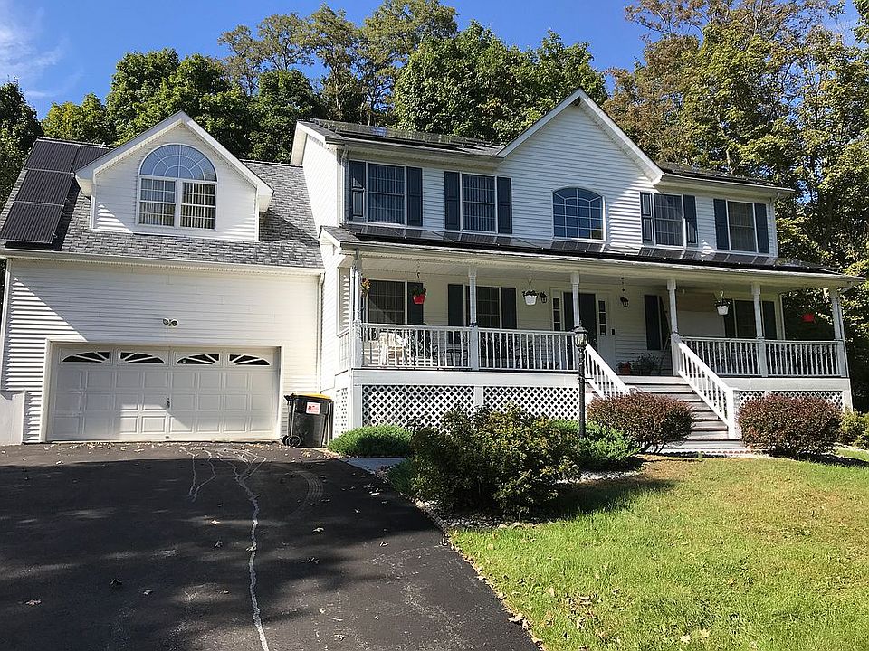 1st image of 6 Colonial Dr