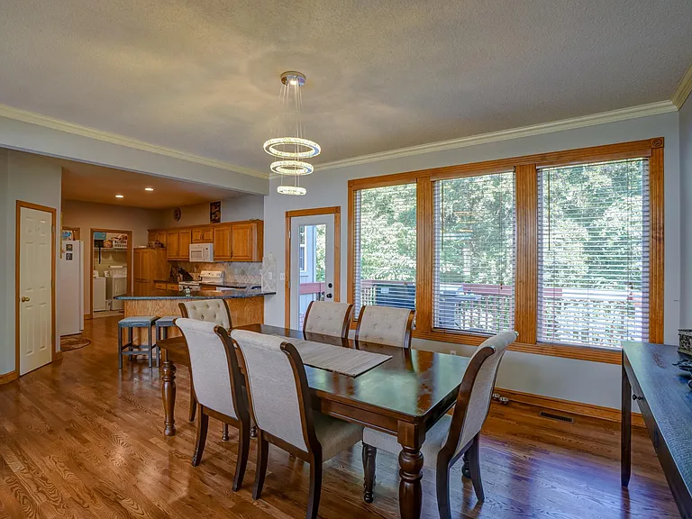 569 Crabapple Ln — Photo 6