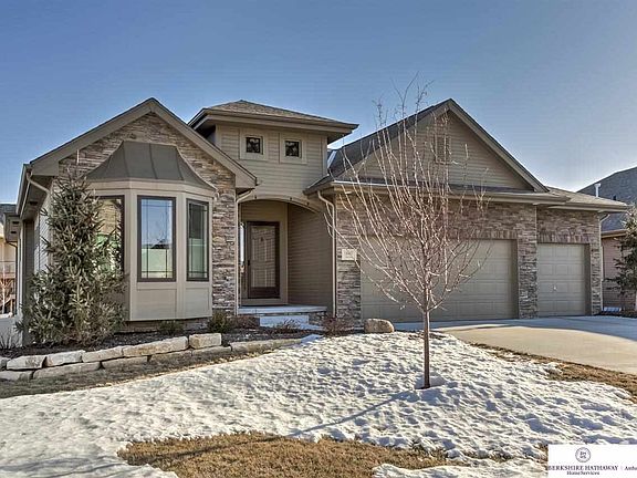 2nd image of 18407 Izard Cir