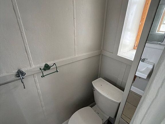 5th image of 5848 Montgomery Rd APT 1