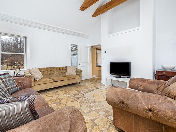 521 South Plains Road