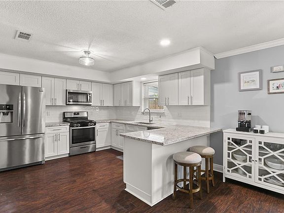 5th image of 3777 Dixon St