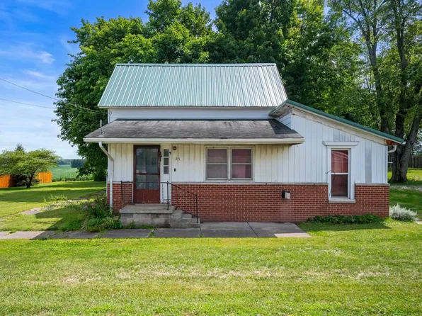 25 S Cherry St, Losantville, IN 47354