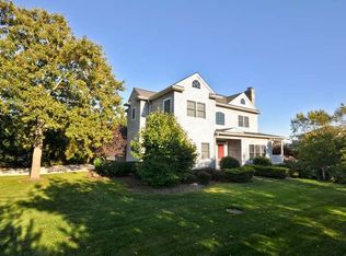 8 Koral Dr, Southampton, NY 11968