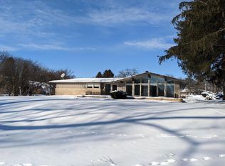 1727 W Pearl City Rd, Freeport, IL 61032