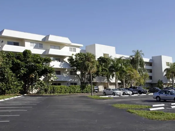 7410 SW 82nd St APT K410, Miami, FL 33143
