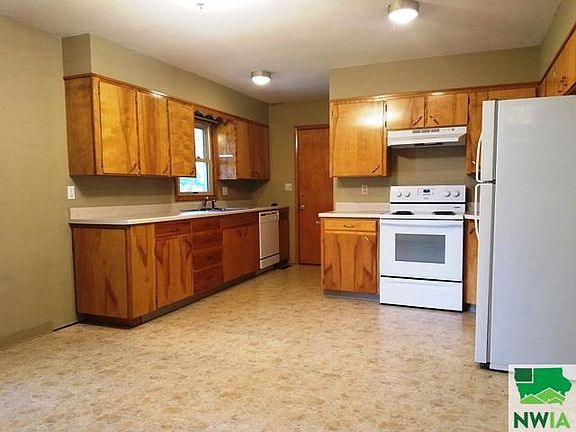 2nd image of 115 McKenna Dr