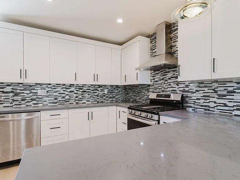 9540 Debra Ave — Photo 19