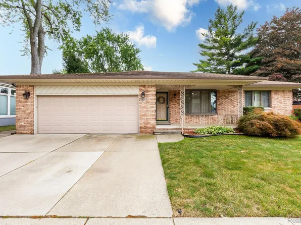 1825 Goddard St, Wyandotte, MI 48192