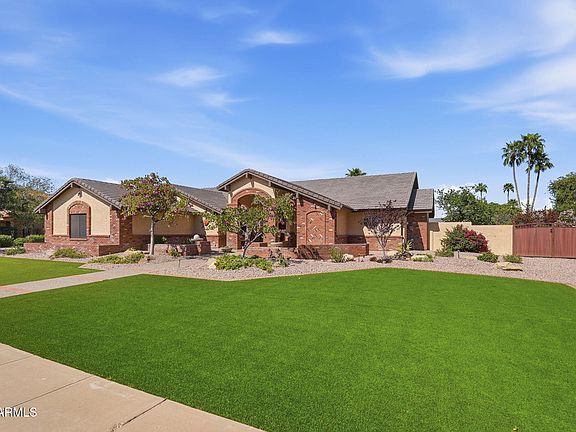 3rd image of 602 E CARVER Road