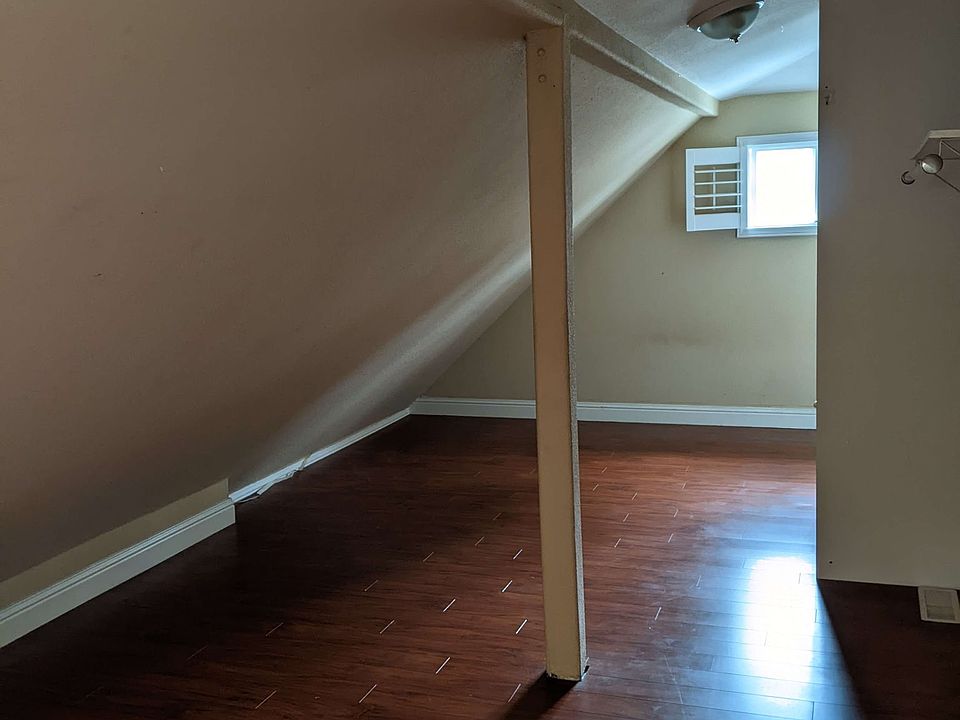 1st image of 829 E William St