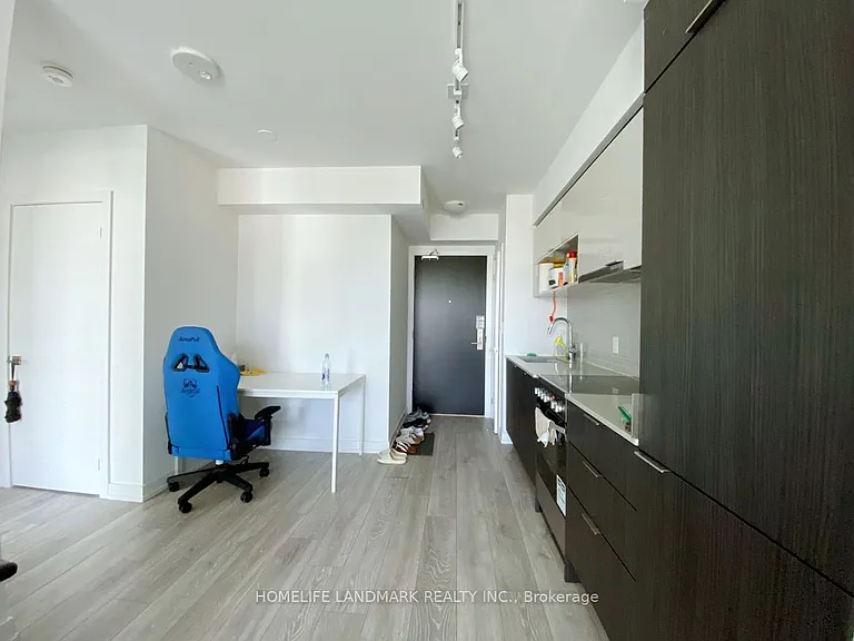 159 Wellesley St E #2010 — Photo 9