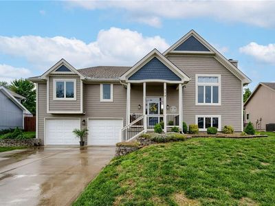 204 Surrey Ct, Smithville, MO, 64089