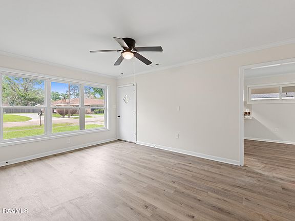 4th image of 109 Brockton Dr