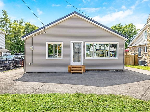 2nd image of 98 Main St N