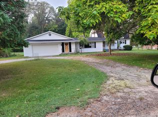 1251 Henderson Rd, Howell, MI 48855