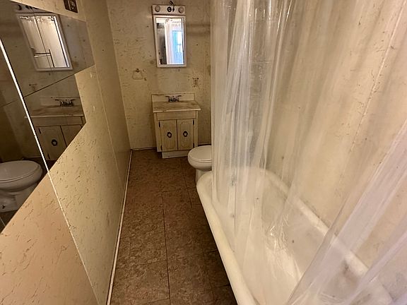 2nd image of 217 1/2 W Main St #2