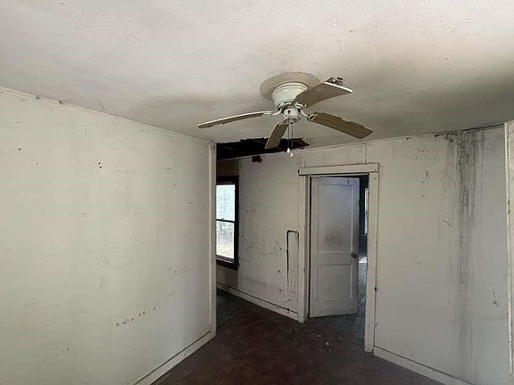 3rd image of 712 Park St