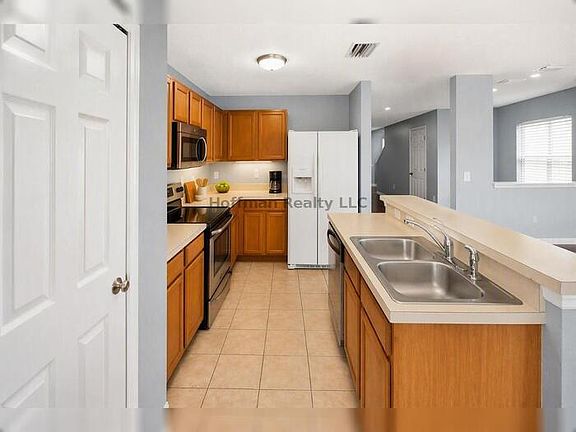 5th image of 8532 Edgewater Place Blvd