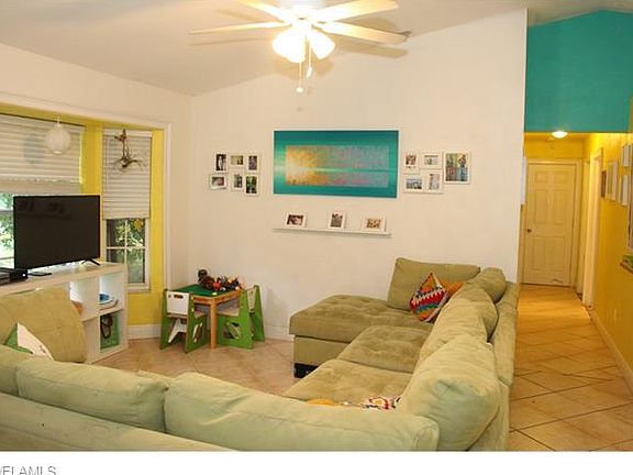3rd image of 375 Desoto Blvd S