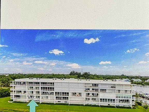 2nd image of 5914 River Run Dr