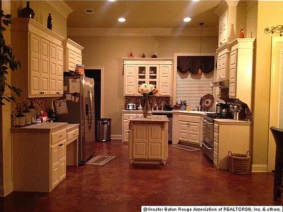 4th image of 411 Montrachet Dr