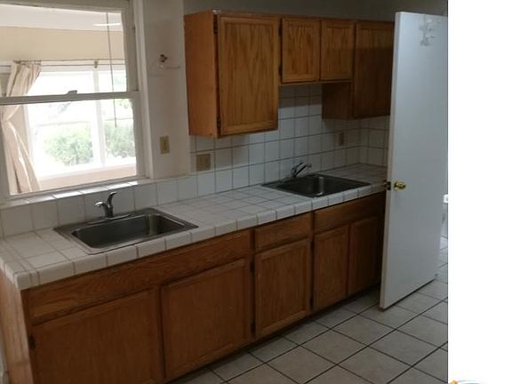 4th image of 1575 21st Ave